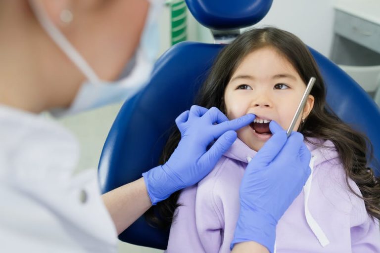 Six Benefits of Visiting a Children's Orthodontist Just 4 Kids